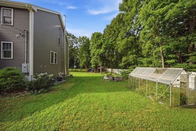 35 Milford St, Medway, MA 02053