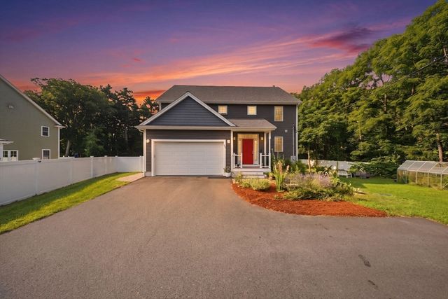 35 Milford St, Medway, MA 02053
