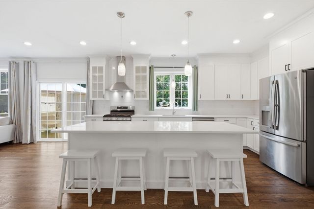 35 Milford St, Medway, MA 02053