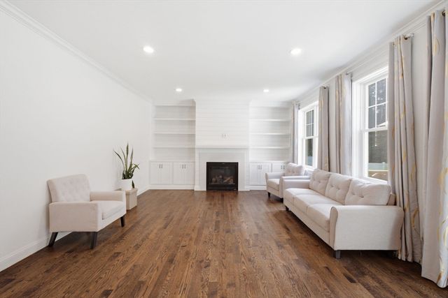 35 Milford St, Medway, MA 02053