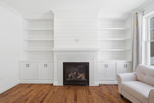 35 Milford St, Medway, MA 02053