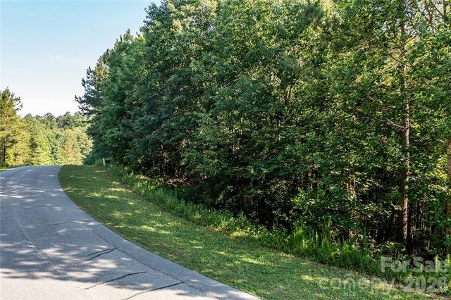 4856 Rio De Luna Drive 31,32, & 33, Hickory, NC 28601