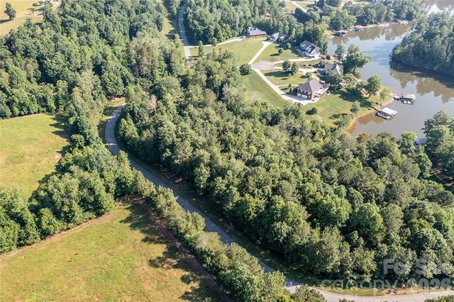 4856 Rio De Luna Drive 31,32, & 33, Hickory, NC 28601