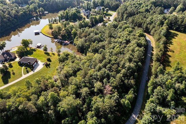 4856 Rio De Luna Drive 31,32, & 33, Hickory, NC 28601