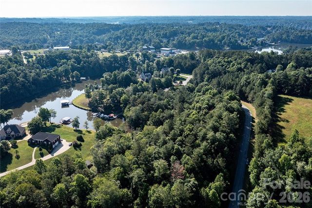4856 Rio De Luna Drive 31,32, & 33, Hickory, NC 28601