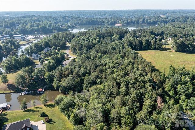 4856 Rio De Luna Drive 31,32, & 33, Hickory, NC 28601