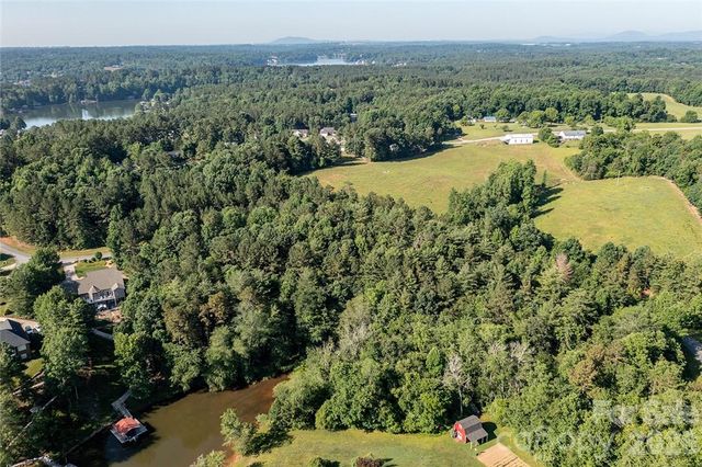 4856 Rio De Luna Drive 31,32, & 33, Hickory, NC 28601