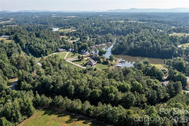 4856 Rio De Luna Drive 31,32, & 33, Hickory, NC 28601