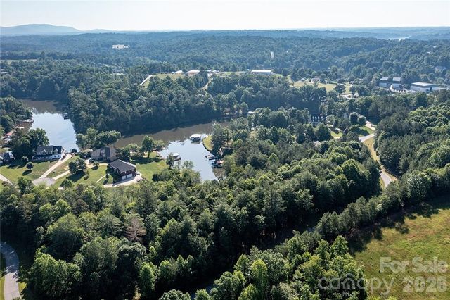 4856 Rio De Luna Drive 31,32, & 33, Hickory, NC 28601