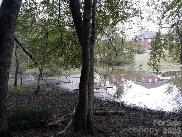 4856 Rio De Luna Drive 31,32, & 33, Hickory, NC 28601
