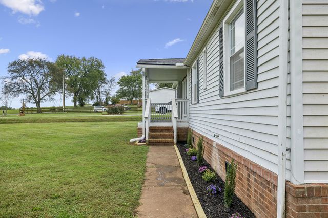 511 Central Ave, Chapel Hill, TN 37034