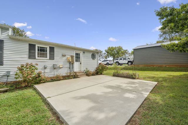 511 Central Ave, Chapel Hill, TN 37034