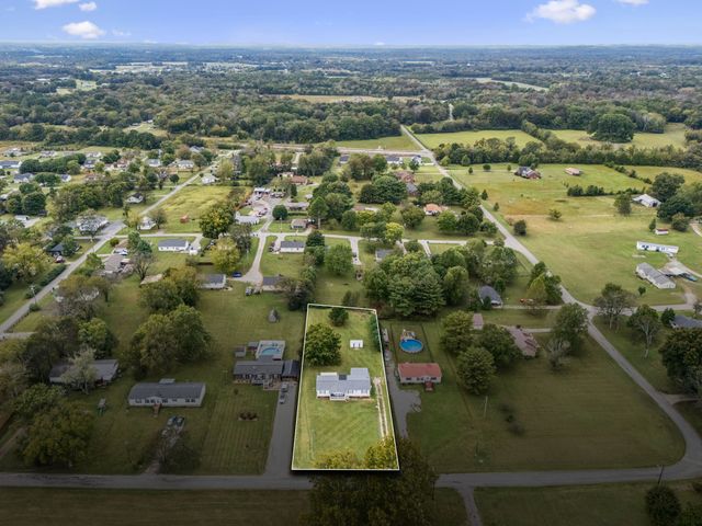 511 Central Ave, Chapel Hill, TN 37034