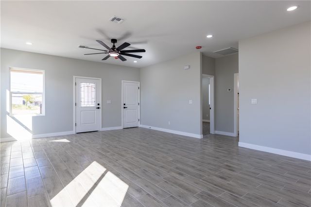 1924 Surf And Sand Drive, Bullhead City, AZ 86442