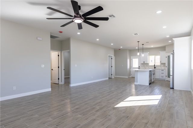 1924 Surf And Sand Drive, Bullhead City, AZ 86442