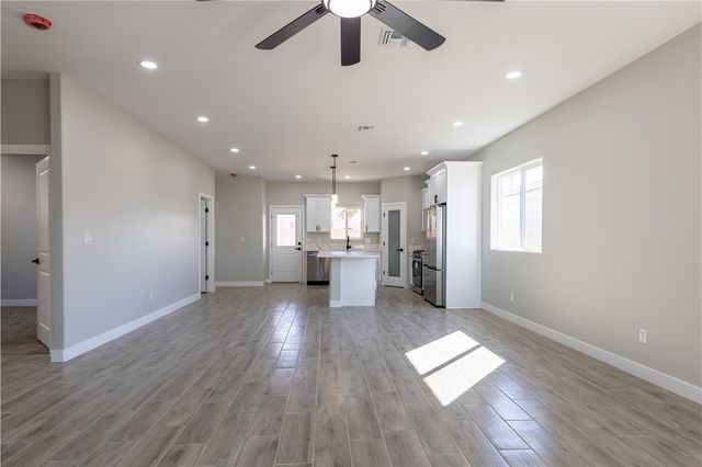 1924 Surf And Sand Drive, Bullhead City, AZ 86442