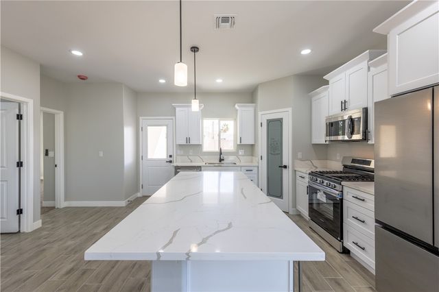 1924 Surf And Sand Drive, Bullhead City, AZ 86442