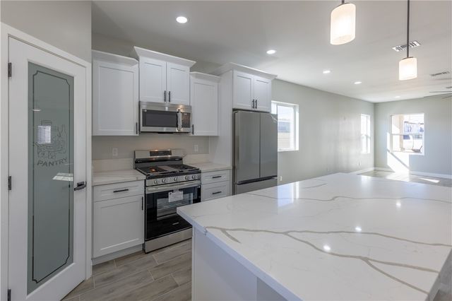 1924 Surf And Sand Drive, Bullhead City, AZ 86442