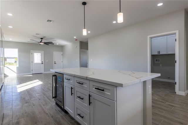 1924 Surf And Sand Drive, Bullhead City, AZ 86442