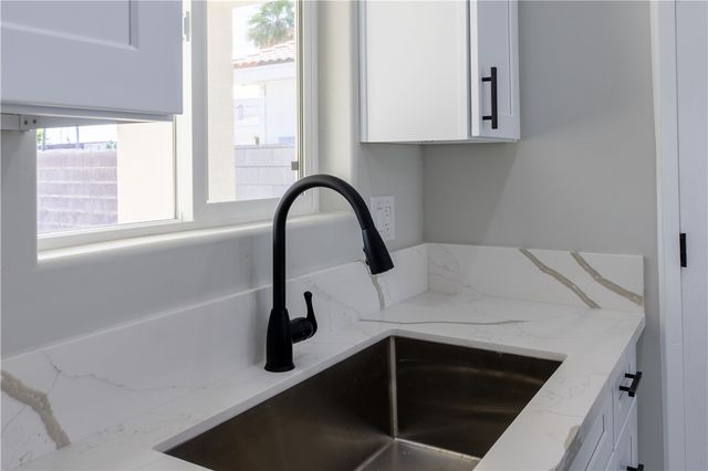 1924 Surf And Sand Drive, Bullhead City, AZ 86442