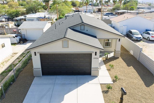 1924 Surf And Sand Drive, Bullhead City, AZ 86442