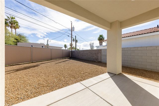 1924 Surf And Sand Drive, Bullhead City, AZ 86442