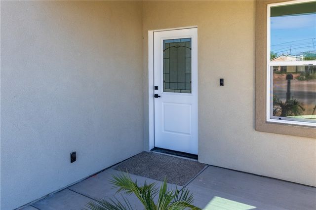 1924 Surf And Sand Drive, Bullhead City, AZ 86442