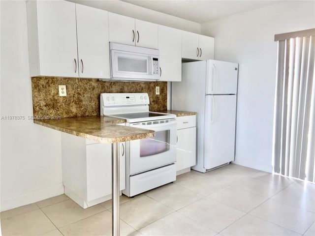 2740 W 62nd St 203, Hialeah, FL 33016