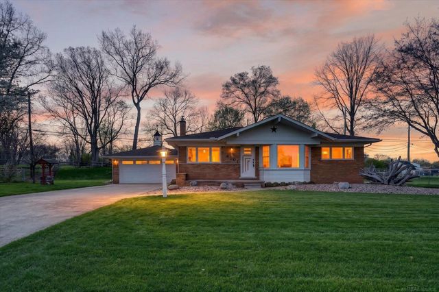 4001 Huhn Circle, Shelby Twp, MI 48316