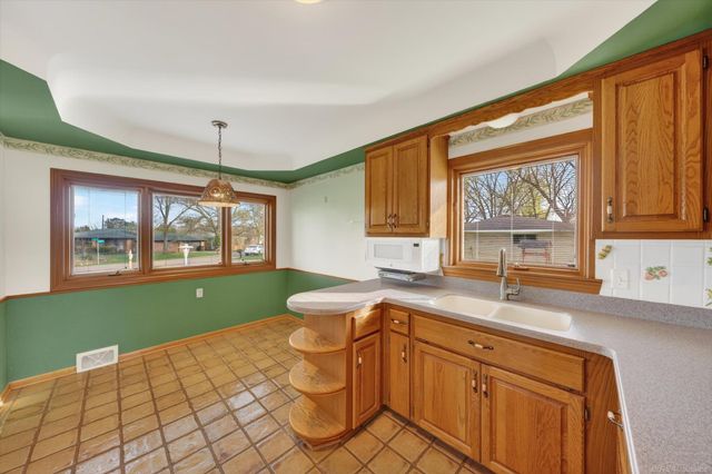 4001 Huhn Circle, Shelby Twp, MI 48316