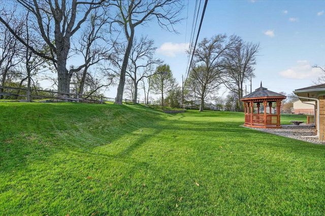 4001 Huhn Circle, Shelby Twp, MI 48316