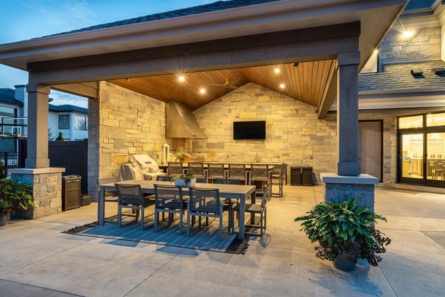 9809 Trappers Trail, Middleton, WI 53562