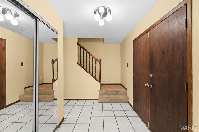 12787 Parkway Estates Drive, St Louis, MO 63146