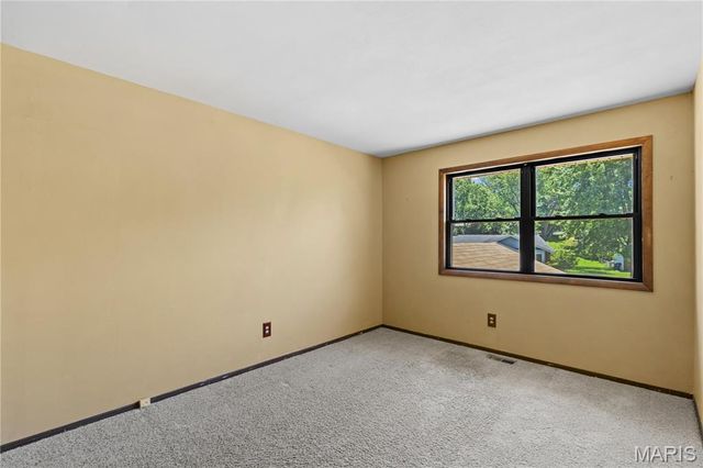 12787 Parkway Estates Drive, St Louis, MO 63146