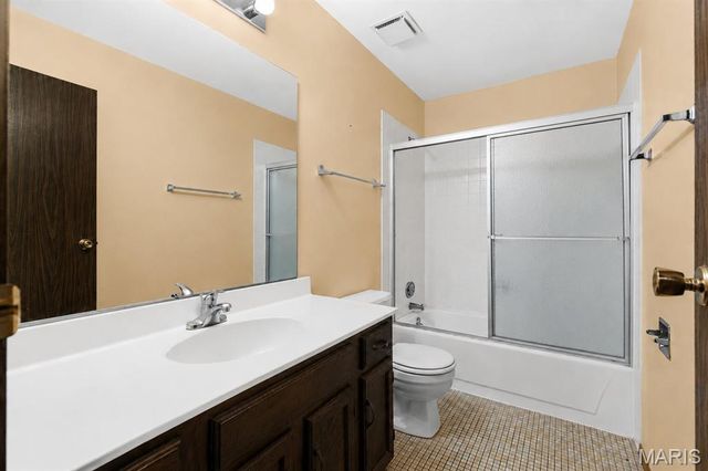 12787 Parkway Estates Drive, St Louis, MO 63146