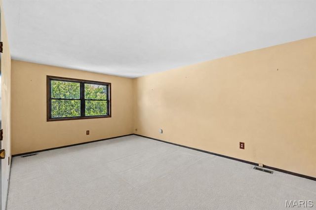12787 Parkway Estates Drive, St Louis, MO 63146