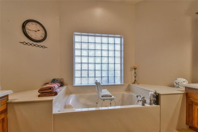 301 W Ponderosa Drive, Tuttle, OK 73089