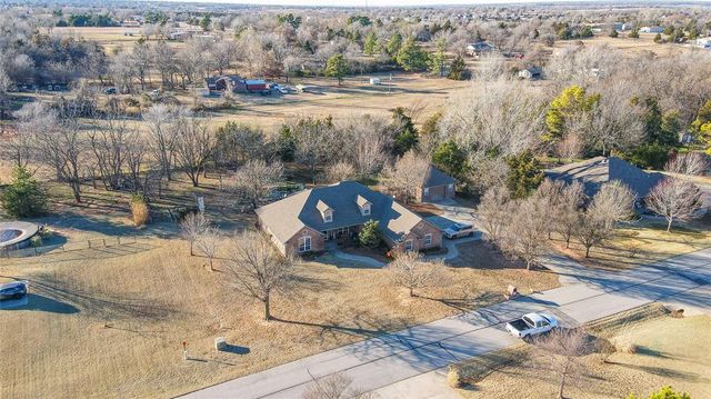 301 W Ponderosa Drive, Tuttle, OK 73089