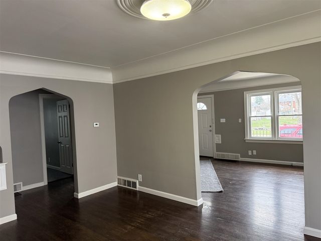 182 Bondie Street, Wyandotte, MI 48192