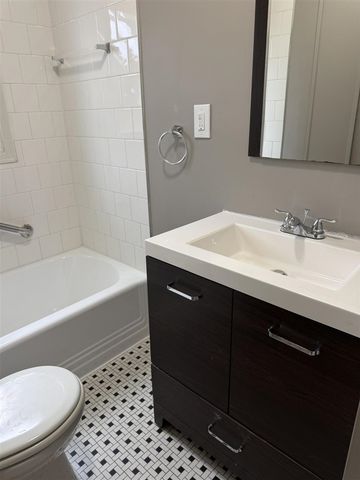 182 Bondie Street, Wyandotte, MI 48192