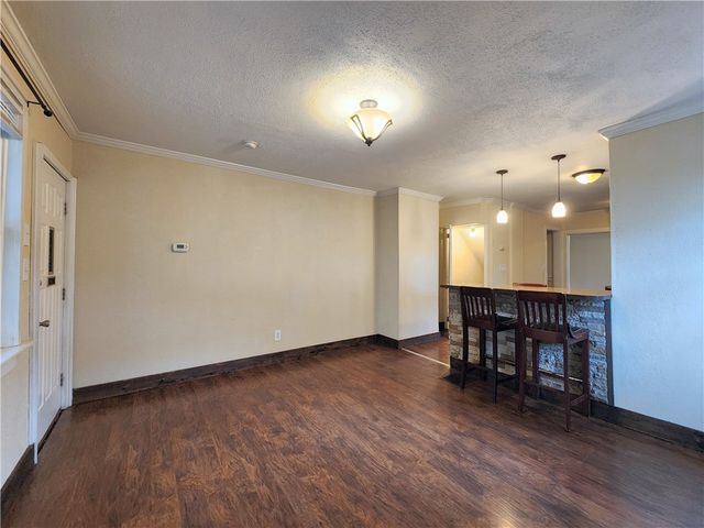 8 Riverside Ct, Blawnox, PA 15238