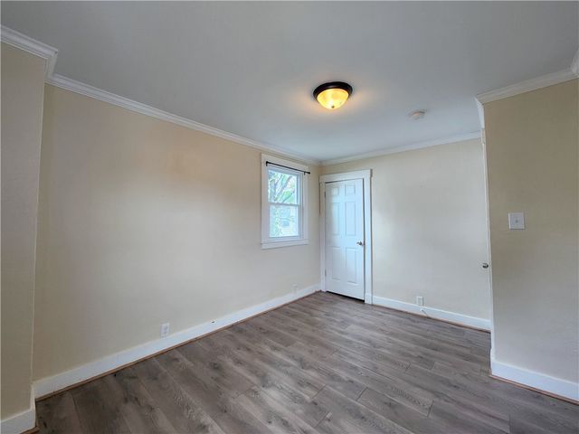 8 Riverside Ct, Blawnox, PA 15238