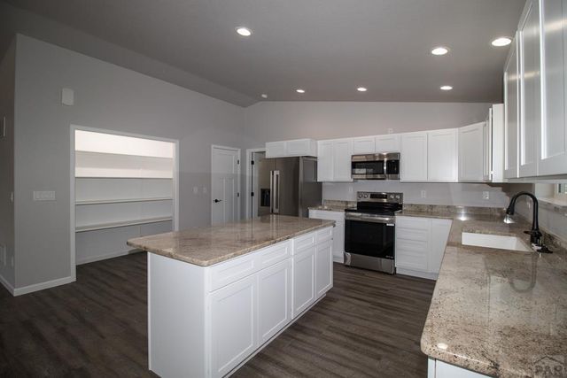 136 High Meadows Dr, Florence, CO 81226