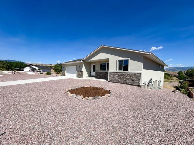 136 High Meadows Dr, Florence, CO 81226