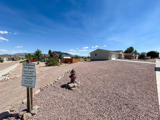 136 High Meadows Dr, Florence, CO 81226