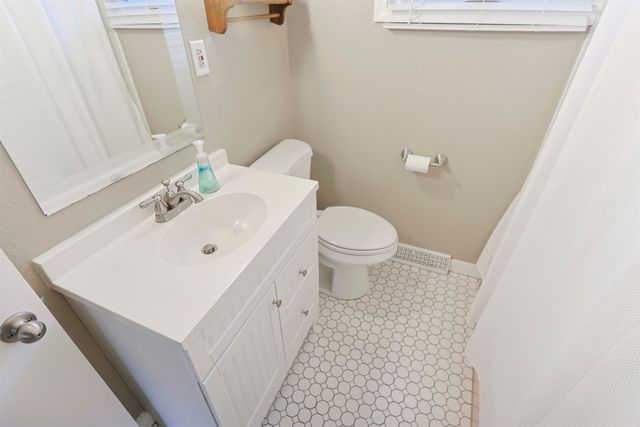 1205 Pyle Avenue, South Bend, IN 46615