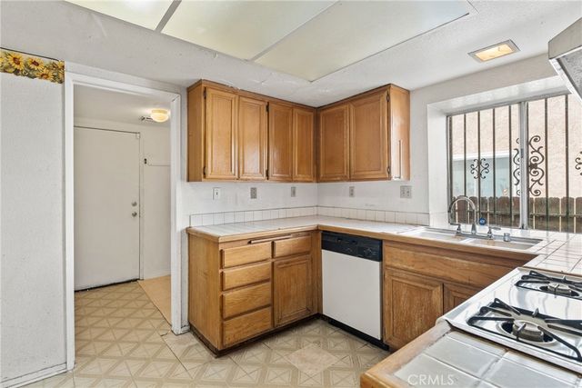 1543 Keepsake Lane, Perris, CA 92571