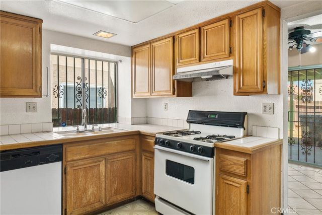 1543 Keepsake Lane, Perris, CA 92571