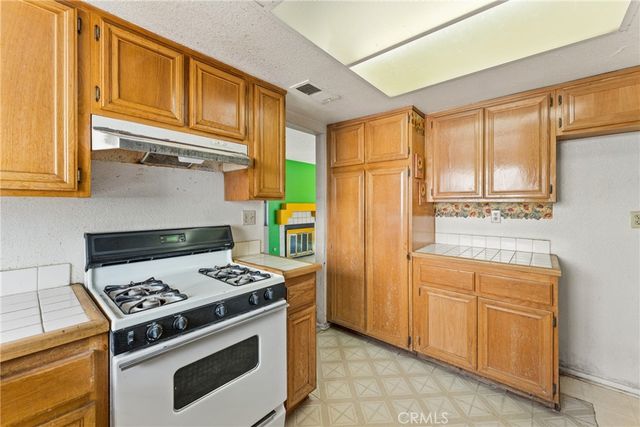 1543 Keepsake Lane, Perris, CA 92571