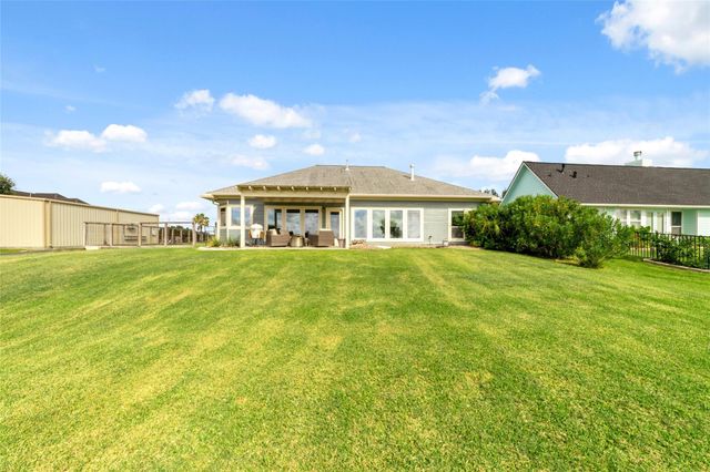 4001 29th Street N, Texas City, TX 77590